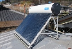 高性能ソーラー「真空管式太陽熱温水器」